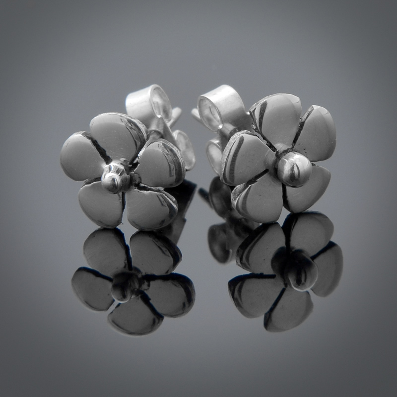 Daisy Studs